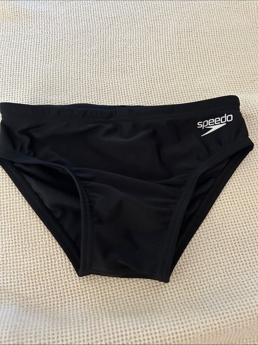 Speedo Pro LT boys black
Brief size 26, NWOT